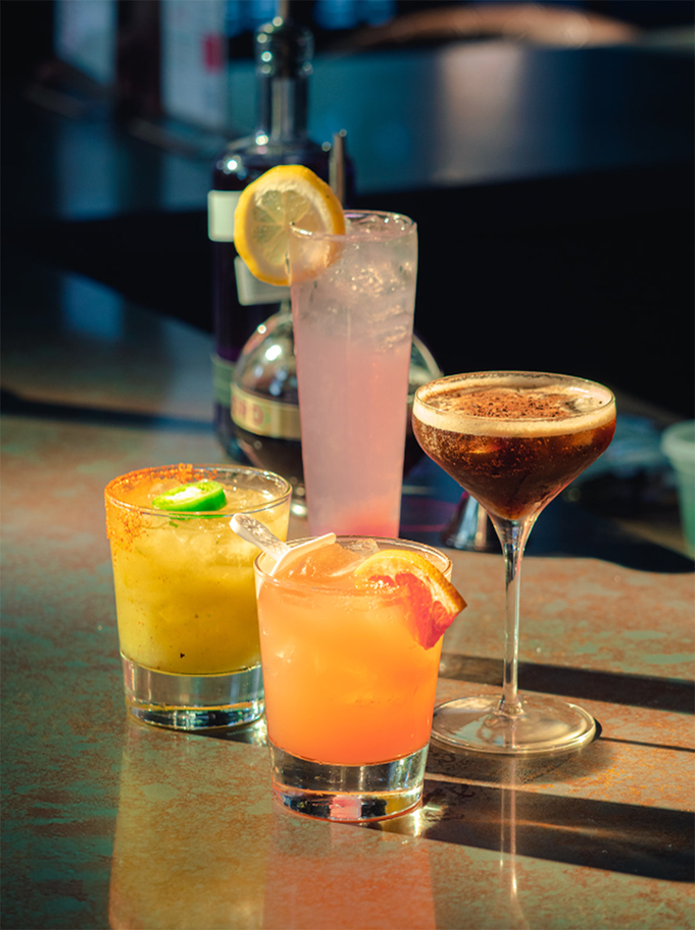 DRINKS & COCKTAILS